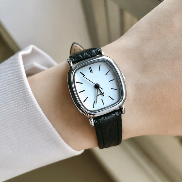 silver-case-black-with-white